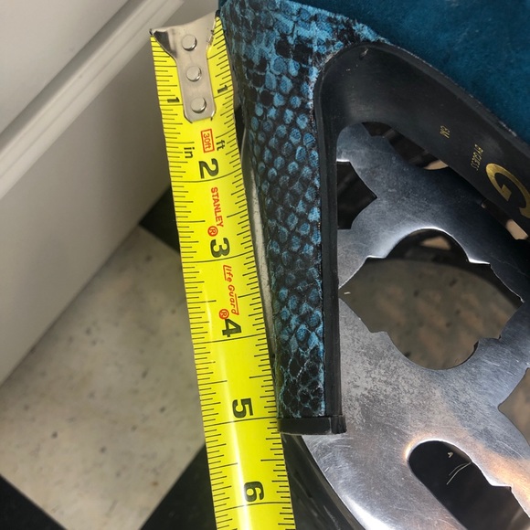 Women's Green Guess Platform Snake Heels Size 8 - Picture 5 of 8